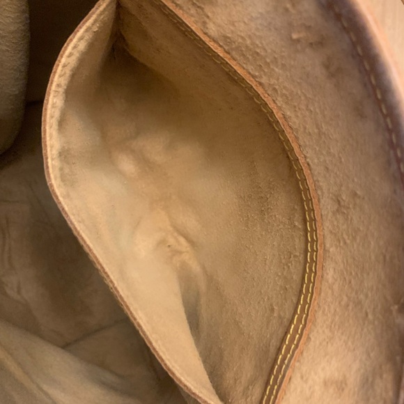 Louis Vuitton Authentic Monogram GM Bucket Bag - Picture 11 of 14